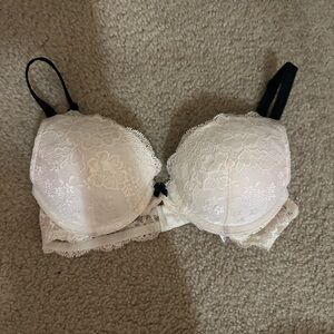 Victoria's Secret Lace Bra in Cream and Black